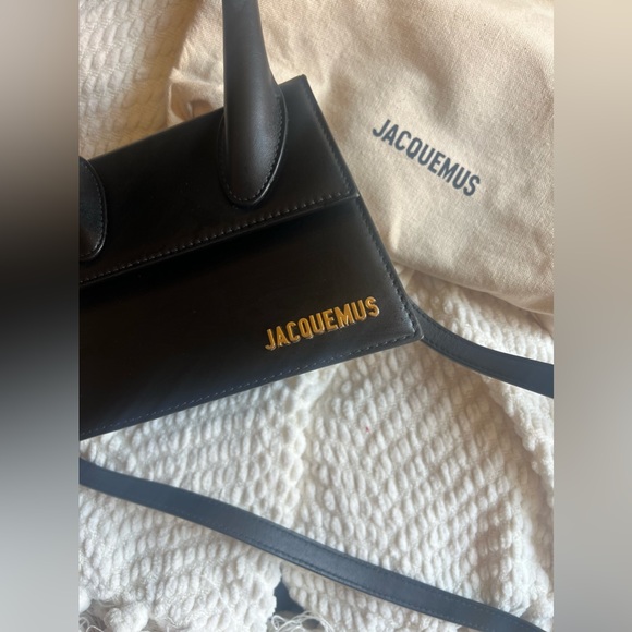 JACQUEMUS signature leather bag in Black leather, gold details. With dus… - Picture 3 of 16